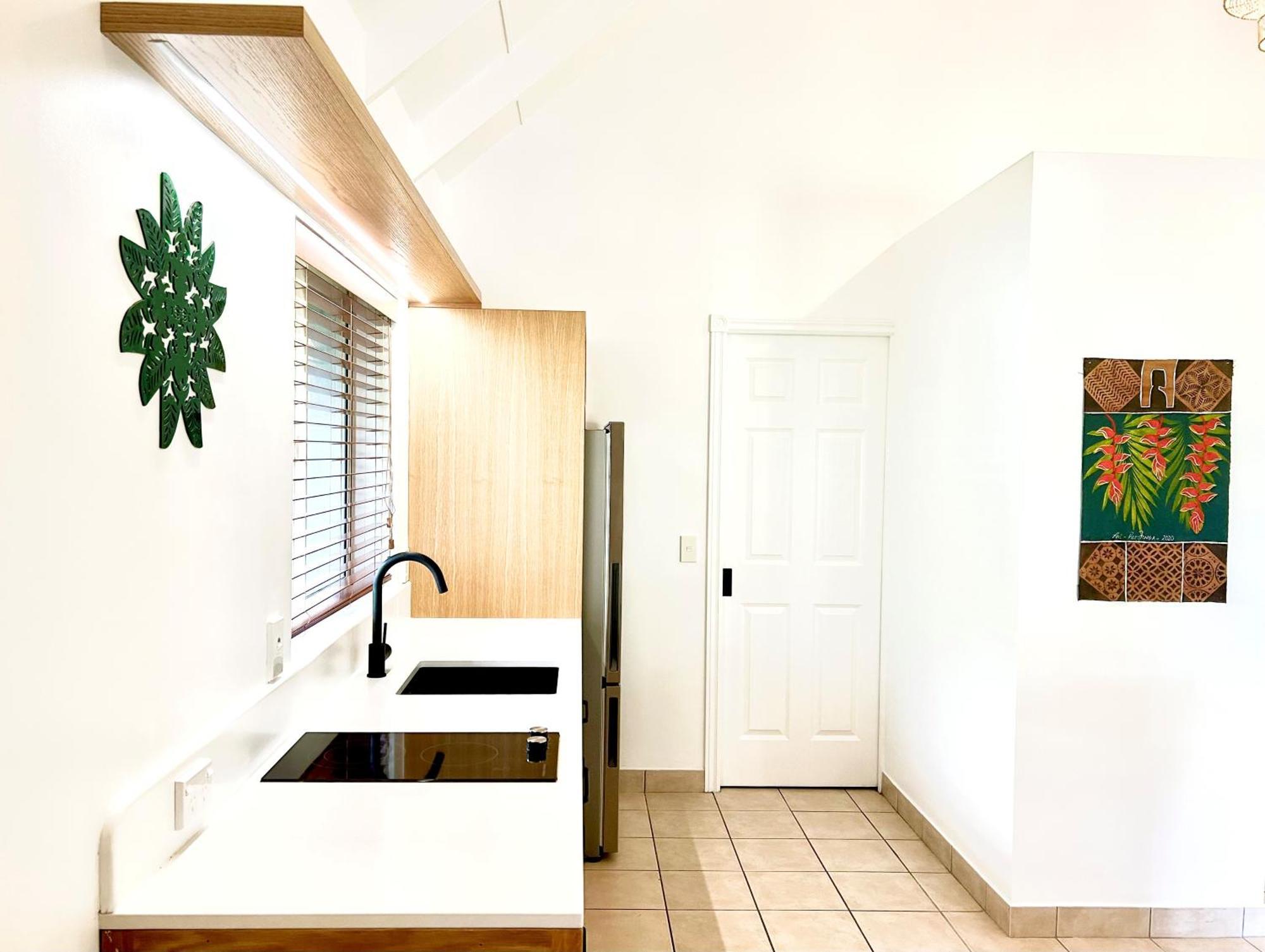 Motu Beachfront Art Villas 라로통가 외부 사진